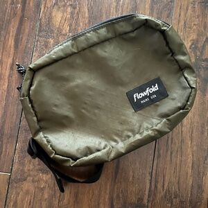 Flowfold Explorer Fanny Pack small